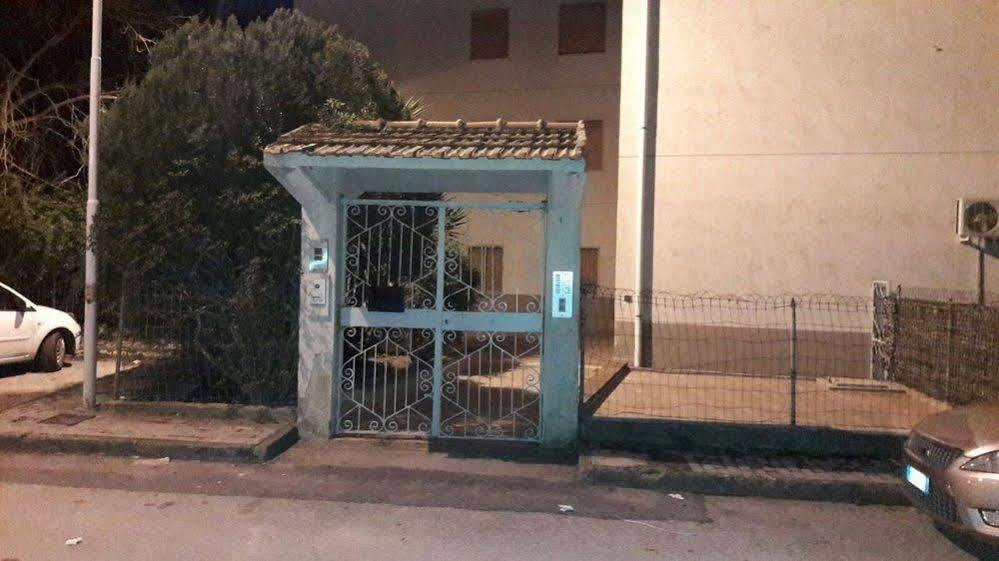 Il Centro Short Lets Hotel Valguarnera Caropepe Kültér fotó