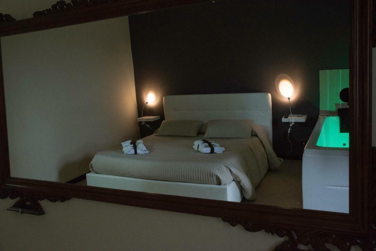 Il Centro Short Lets Hotel Valguarnera Caropepe Kültér fotó
