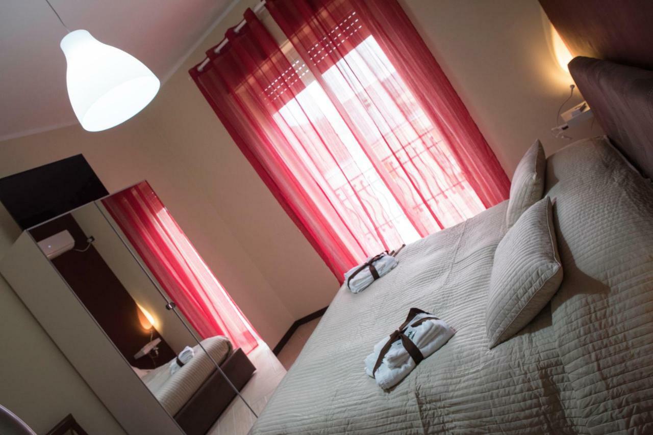 Il Centro Short Lets Hotel Valguarnera Caropepe Kültér fotó