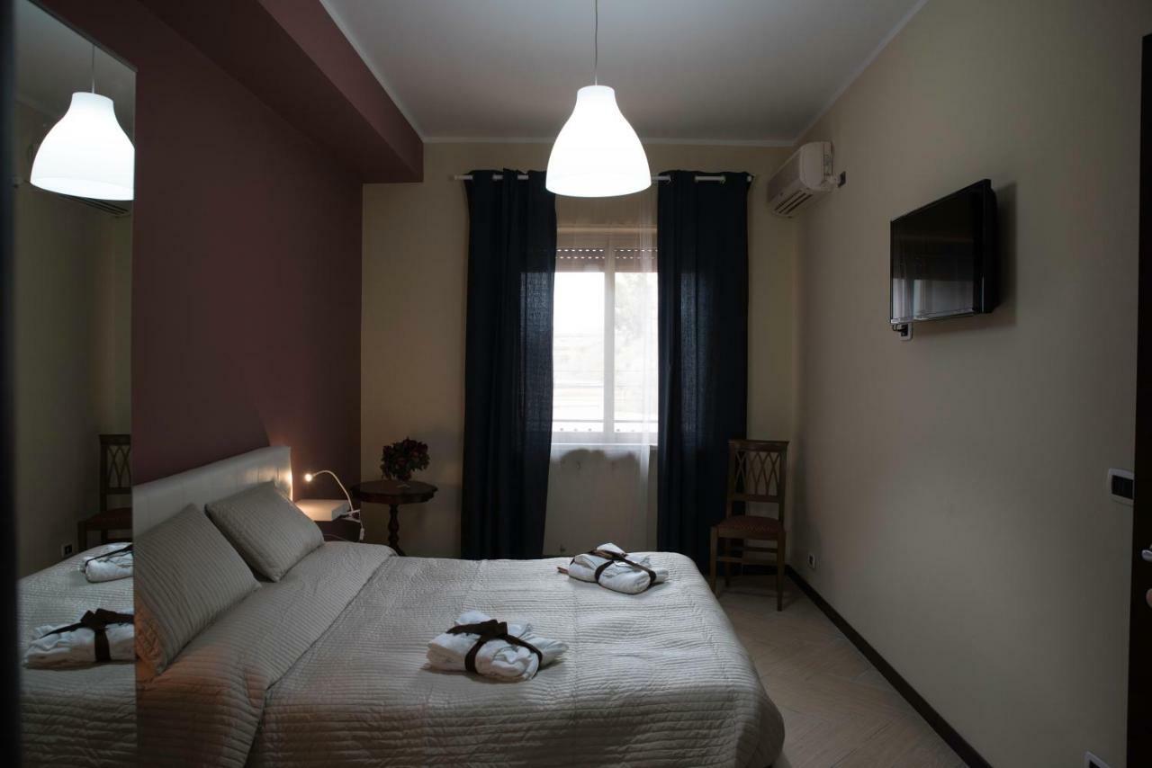 Il Centro Short Lets Hotel Valguarnera Caropepe Kültér fotó