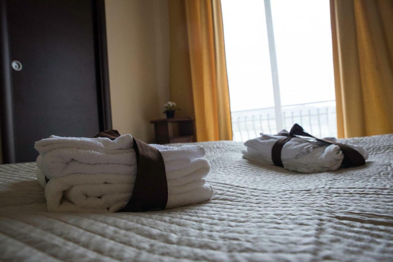 Il Centro Short Lets Hotel Valguarnera Caropepe Kültér fotó