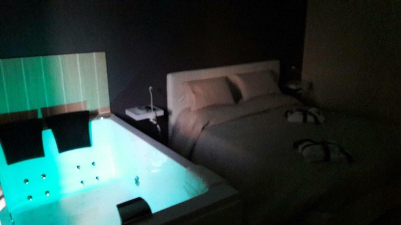 Il Centro Short Lets Hotel Valguarnera Caropepe Kültér fotó