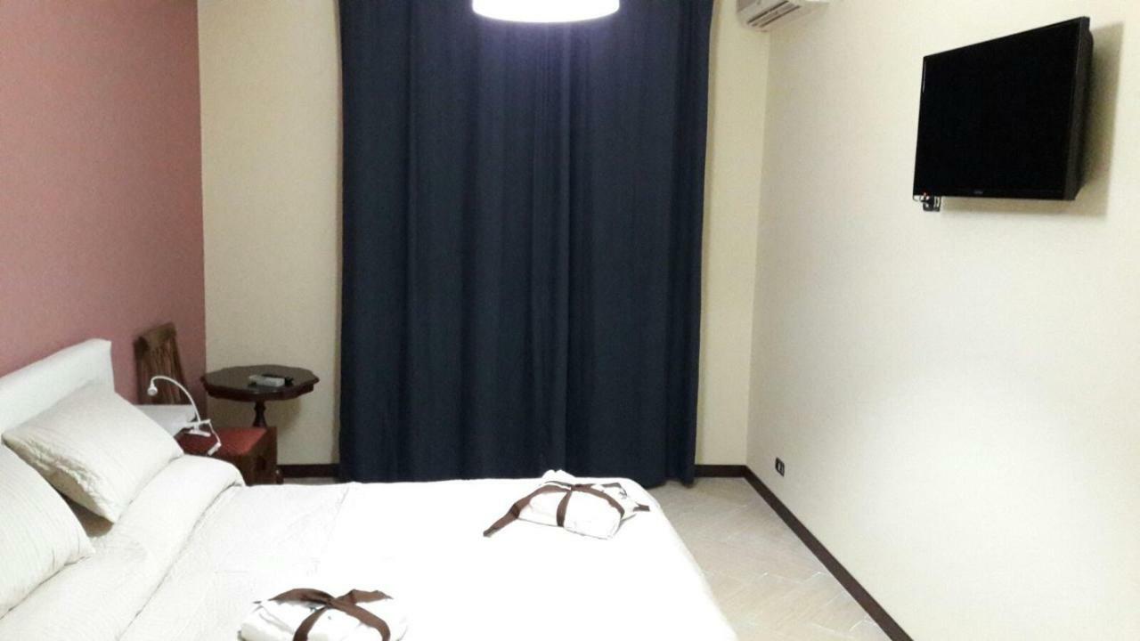 Il Centro Short Lets Hotel Valguarnera Caropepe Kültér fotó